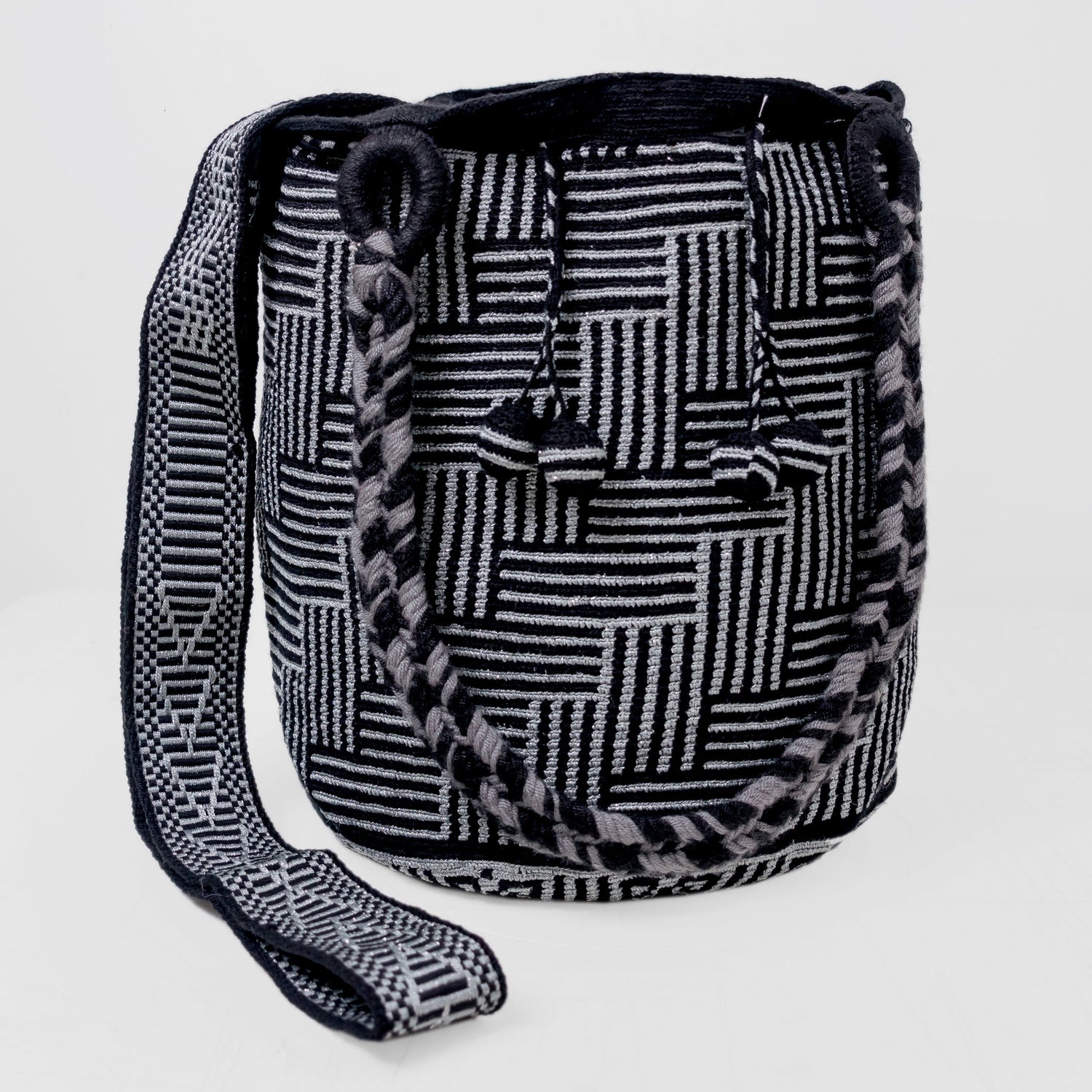 FUSION SHINY CROSSBODY BUCKET L WS