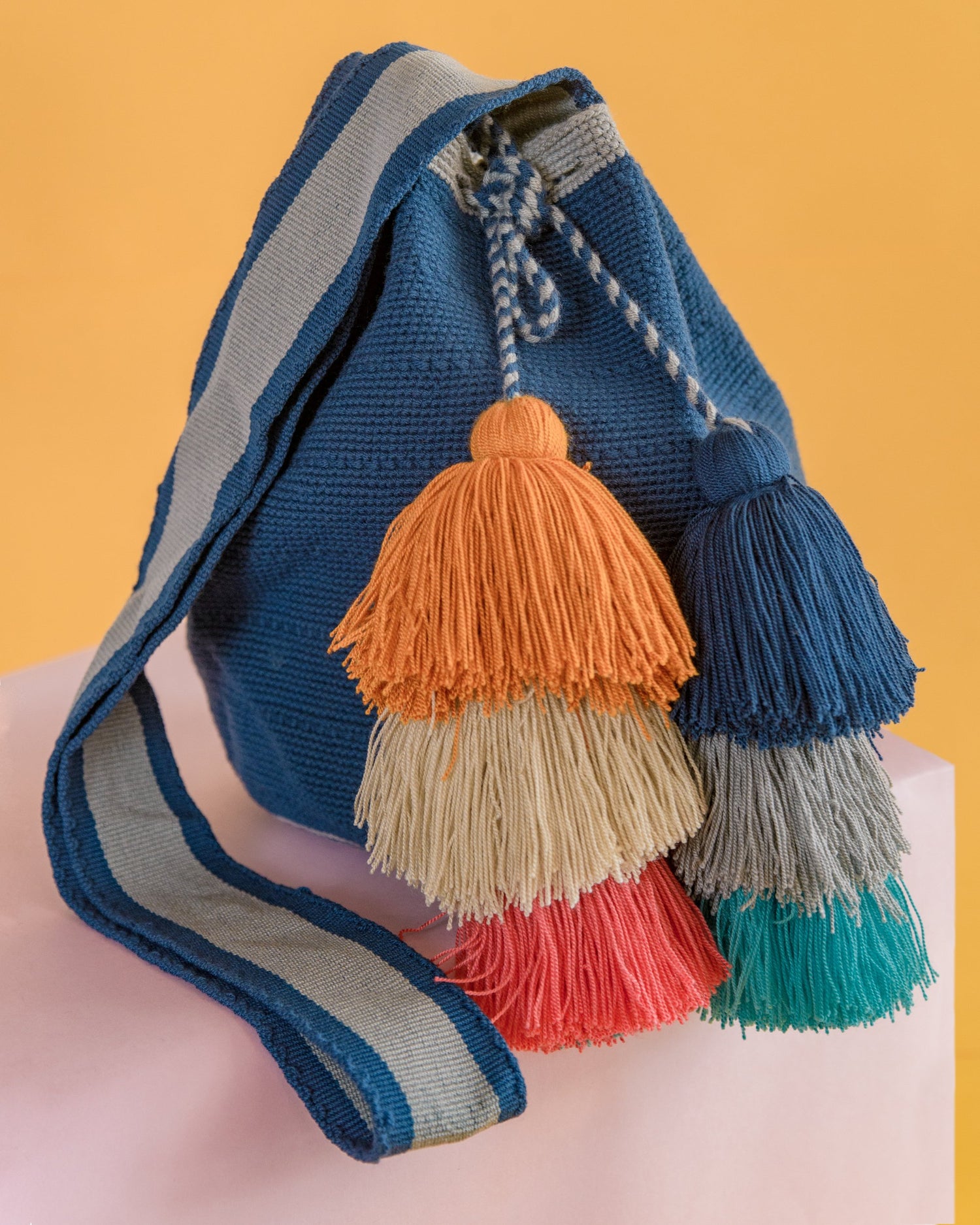 UNICOLOR BUCKET SPECIAL FRINGE WS