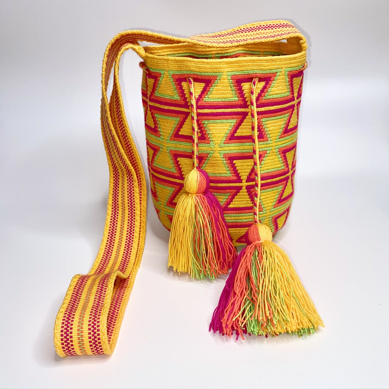 SMALL SINGLE THREAD CROSSBODY BUCKET WS